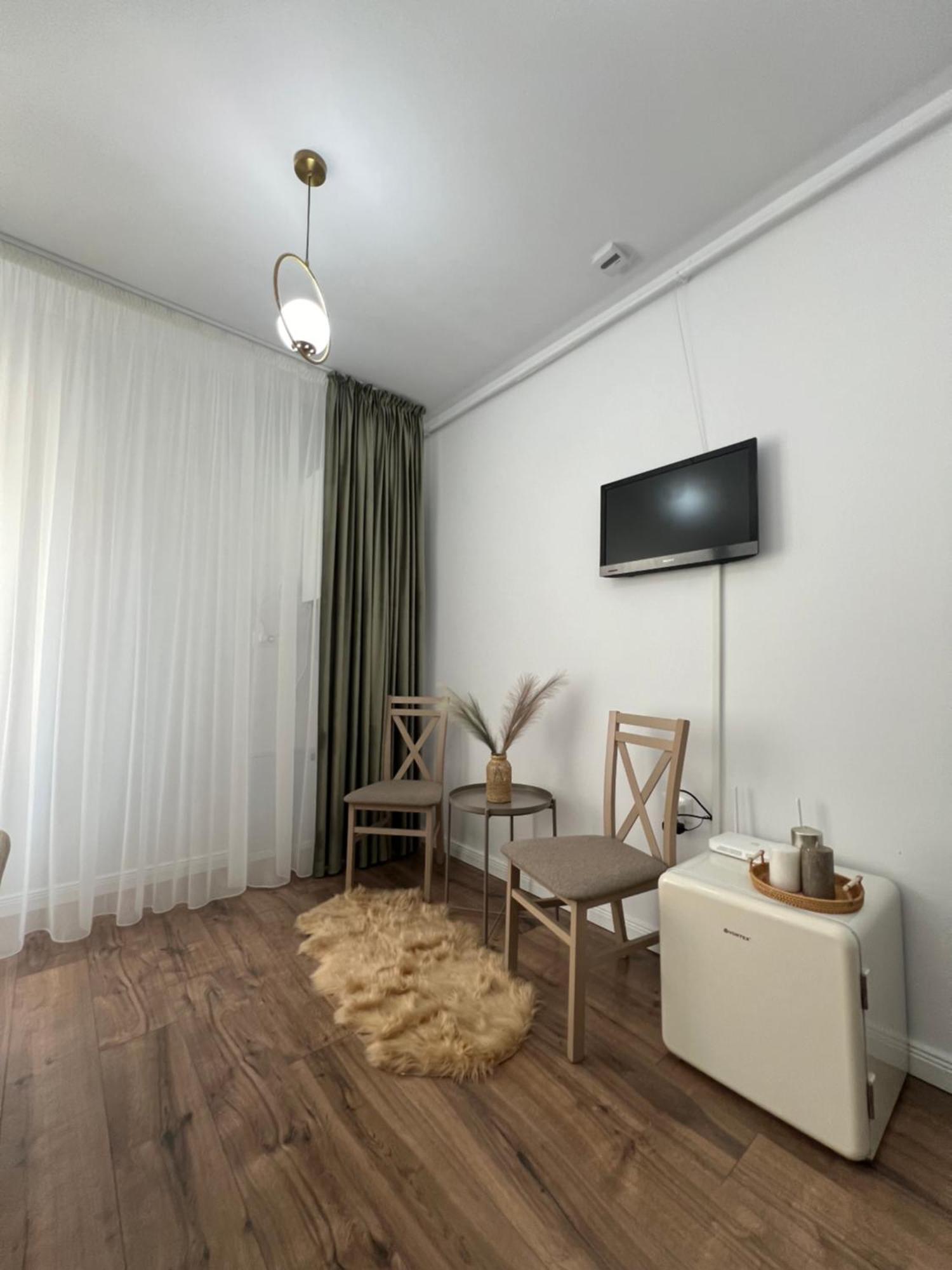 Apartment Cloud 9 *