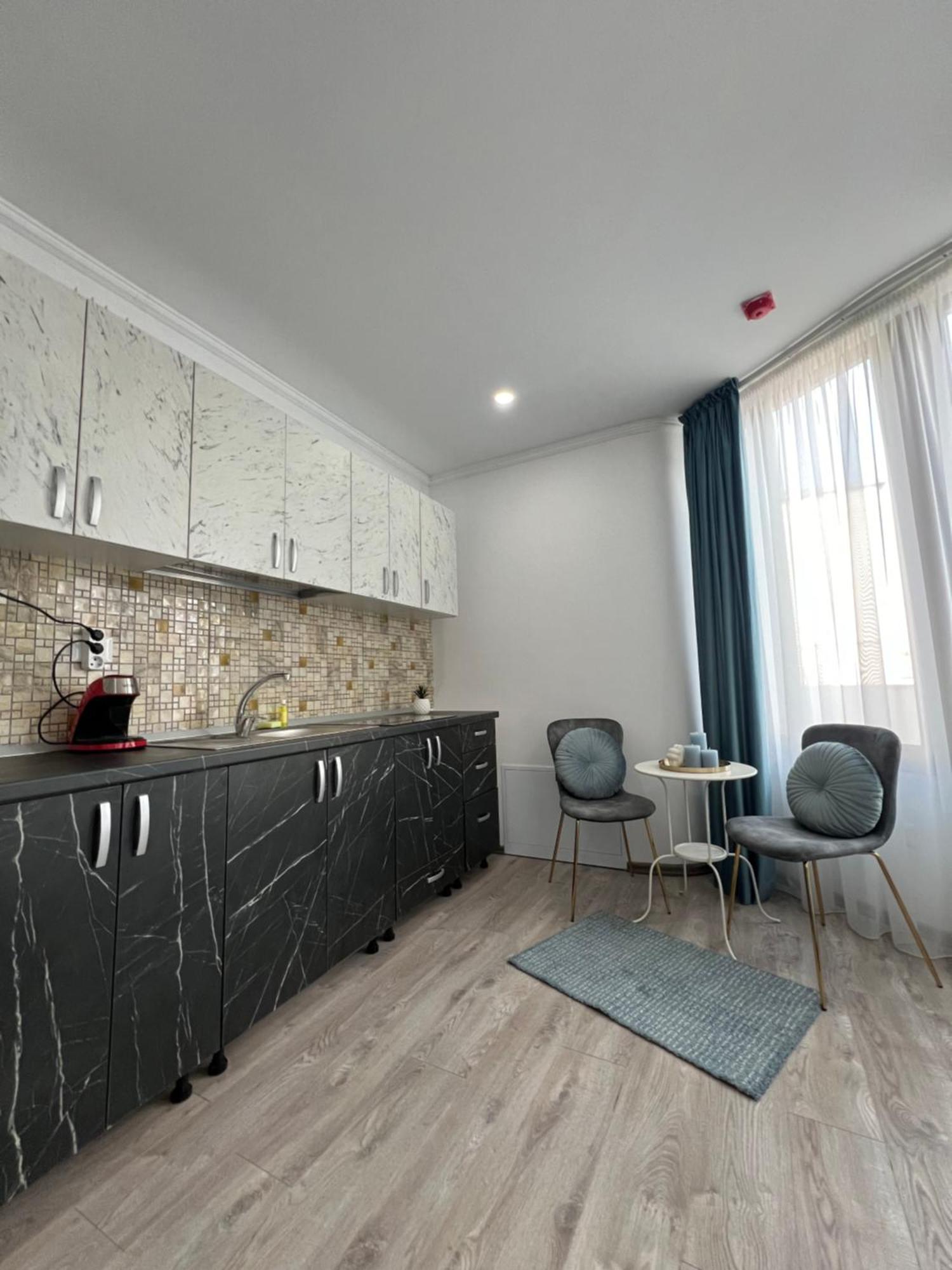 Cloud 9 Apartment